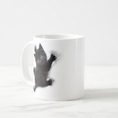 Mug Escalade de chat noir sur le dos humain (Devant gauche)