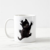 Mug Escalade de chat noir sur le dos humain (Gauche)