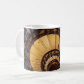 Mug Escalier circulaire spirale escalier vieux bâtimen (Devant gauche)