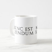 Mug Est Bibendum de Nunc (Devant gauche)
