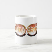 Mug Estrada (Centre)