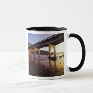 Mug États-Unis, Oregon, Florence. Pont de Siuslaw et