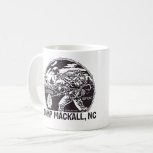 Mug Étiquette aéroportée "de Mackall de camp" -