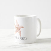 Mug Étoile de mer pêche blanche mieux à la plage (Devant droit)