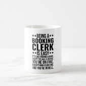Mug Être un commis de réservation est facile C'est com (Centre)