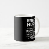 Mug Être une infirmière C'est facile c'est comme roule (Devant droit)