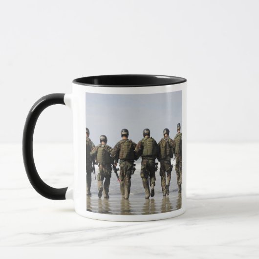 Mug Étudiants de formation à la qualification de l'équ (Gauche)
