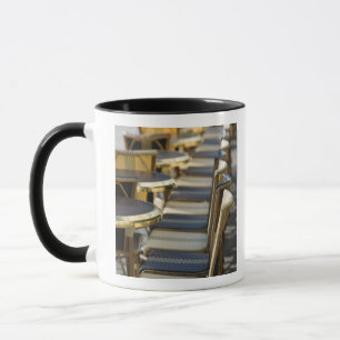 Mug Europe, France, Paris, Beaubourg : Tables de café