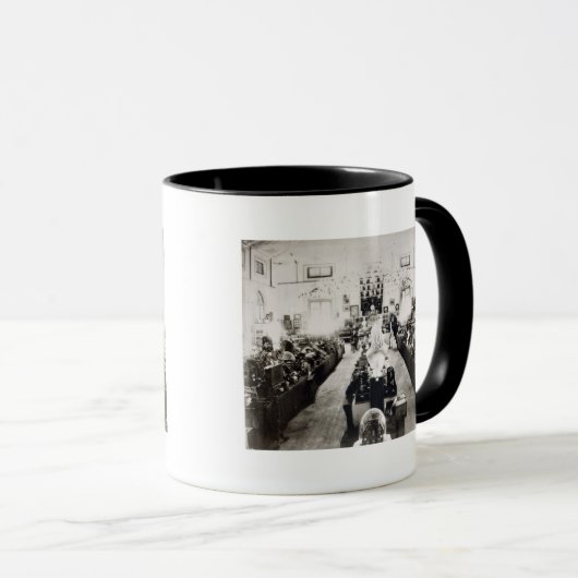 Mug Exposition du Trinidad-et-Tobago, 1890 (Devant droit)