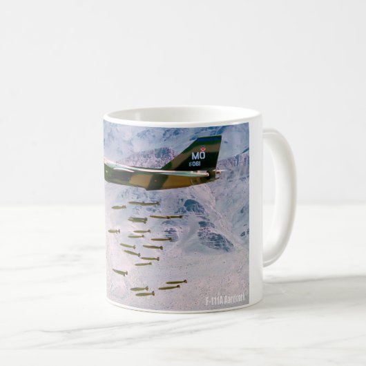 MUG F-111A AARDVARK (Devant droit)