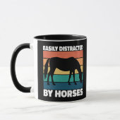 Mug Facilement Distrait Par Les Amateurs De Chevaux Mi (Gauche)