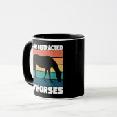 Mug Facilement Distrait Par Les Amateurs De Chevaux Mi (Devant gauche)