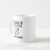Mug Facilement distrait par les avions amusant pilote  (Devant gauche)