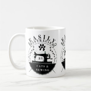 Mug Facilement Distrait Par Les Chats Et La Couture