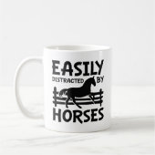 Mug Facilement Distrait Par Les Chevaux (Gauche)