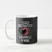 Mug Facilement distrait par les écureuils et le vin (Gauche)
