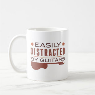 Mug Facilement Distrait Par Les Guitares