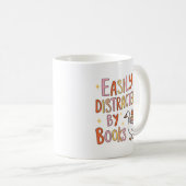 Mug Facilement distrait par les livres (Devant droit)