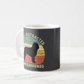 Mug Facilement distrait par Otterhounds (Devant gauche)