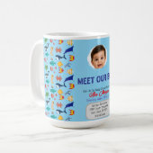 Mug Faire Connaissance de Notre Garçon Invitation à la (Devant gauche)