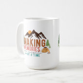 Mug Faire des souvenirs, un camping à la fois (Devant gauche)