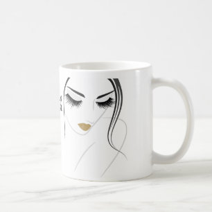 Mug Faire face à de longs cils Lash Extensions