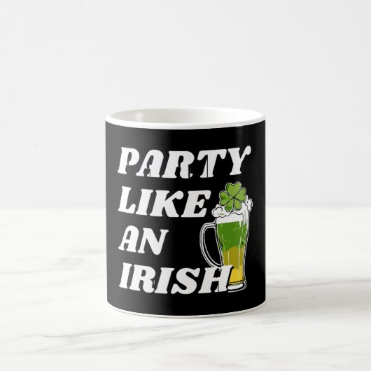 Mug Faire la fête comme un Irlandais (Centre)