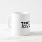 Mug Faites-moi confiance Je suis un programmeur ICD Co (Devant gauche)