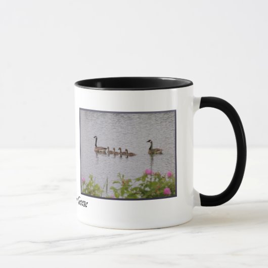 Mug Famille canadienne d'oies sur la boue du lac (Droite)