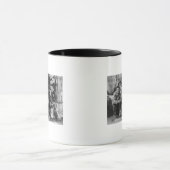Mug Famille Eskimo en hiver Igloo Photographie (Centre)