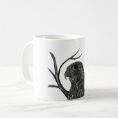 Mug Faucon pèlerin dans les branches de l'arbre avec é (Devant gauche)