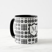 Mug Faux Welsh Tapestry Motif Monogramme noir, blanc (Devant gauche)