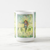 Mug Fée du jardin vert par Molly Harrison Fantasy Art (Centre)