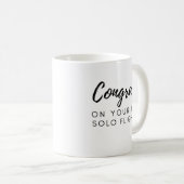 Mug Félicitations pour votre premier vol solo (Devant droit)