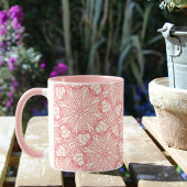 Mug Feminine avec motif complexe rose pâle