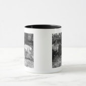 Mug Femme allaitant une antilope (Centre)