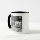 Mug Femme allaitant une antilope (Devant gauche)