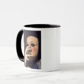 Mug Femme avec un masque (Devant gauche)