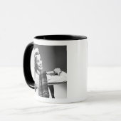 Mug Femme dans un casquette (Devant gauche)