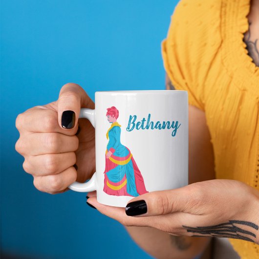 Mug Femme du 19ème siècle dans une robe agitée Pop Art