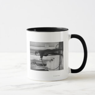 Mug Femme habillée en homme avec une photo à vélo