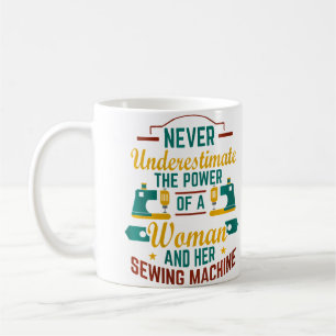 Mug Femmes N'estimez Jamais Machine à Coudre Couture Q