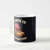 Mug Femmes sur les chantiers de construction en bottes (Devant gauche)
