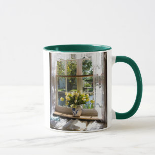Mug Fenêtre avec rideau de dentelle et tulipe