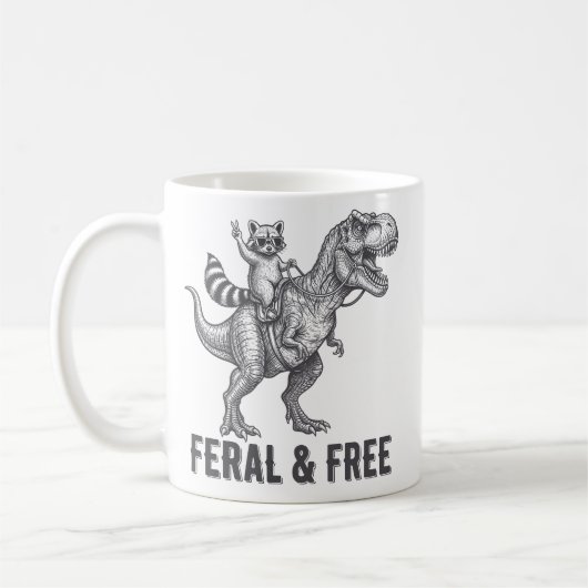 Mug Feral and Free Raccoon Riding a T-Rex Funny Retro (Gauche)