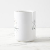Mug Féral Féminin — Typographie Botanique Douce (Centre)
