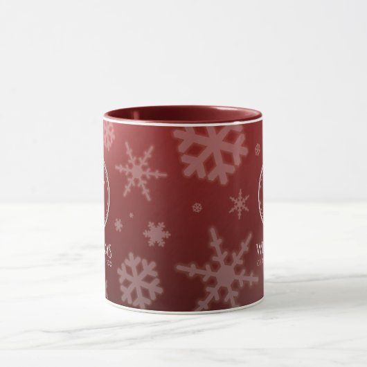 Mug Festif Red Foil Snowflakes Nom du monogramme (Centre)