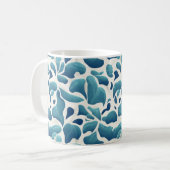 Mug Feuilles abstraites blanches et bleues | Motif côt (Devant gauche)