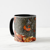 Mug Feuilles d'automne dans la cascade I Photographie  (Devant gauche)