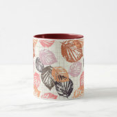 Mug Feuilles d'automne sur le beige. (Centre)